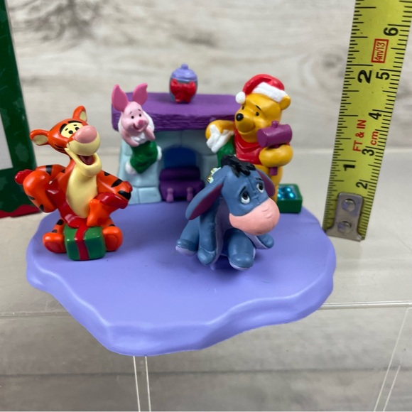 Hallmark Merry Minatures 1999 CHRISTMAS at POOH's HOUSE Disney set of 4 - Picture 6 of 10